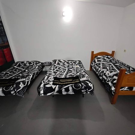Garage4Me Pool Opcional Hotell Esmoriz Eksteriør bilde